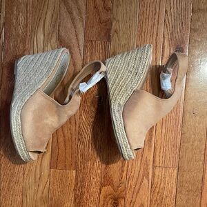 Refresh Women's Tan Wedge Slingback Sandals